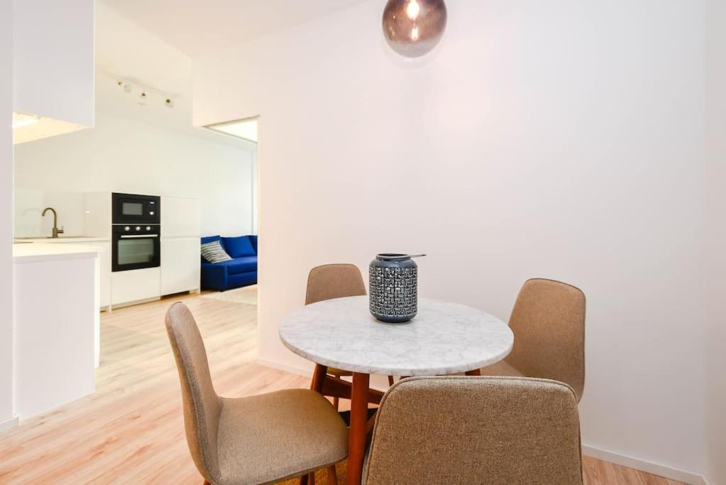 New Modern Apartment In City Center Bratislava Esterno foto