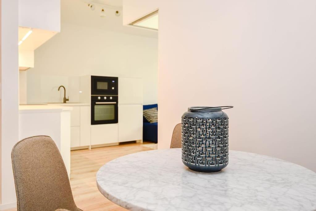 New Modern Apartment In City Center Bratislava Esterno foto